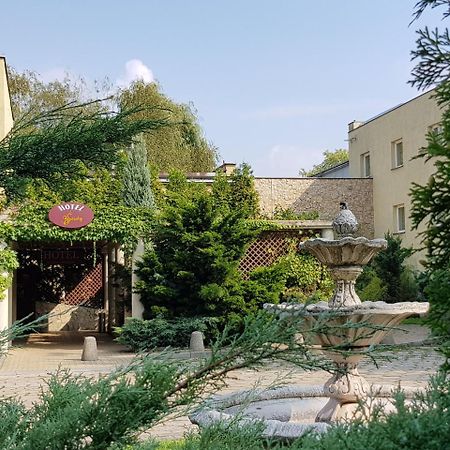 Hotel Trzy Swiaty Spa & Wellness Rajska Wyspa Gliwice Exteriör bild