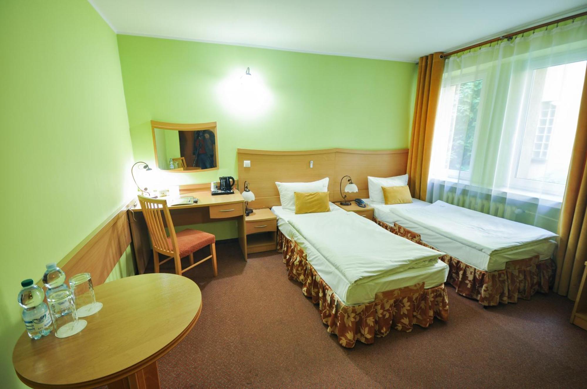 Hotel Trzy Swiaty Spa & Wellness Rajska Wyspa Gliwice Exteriör bild