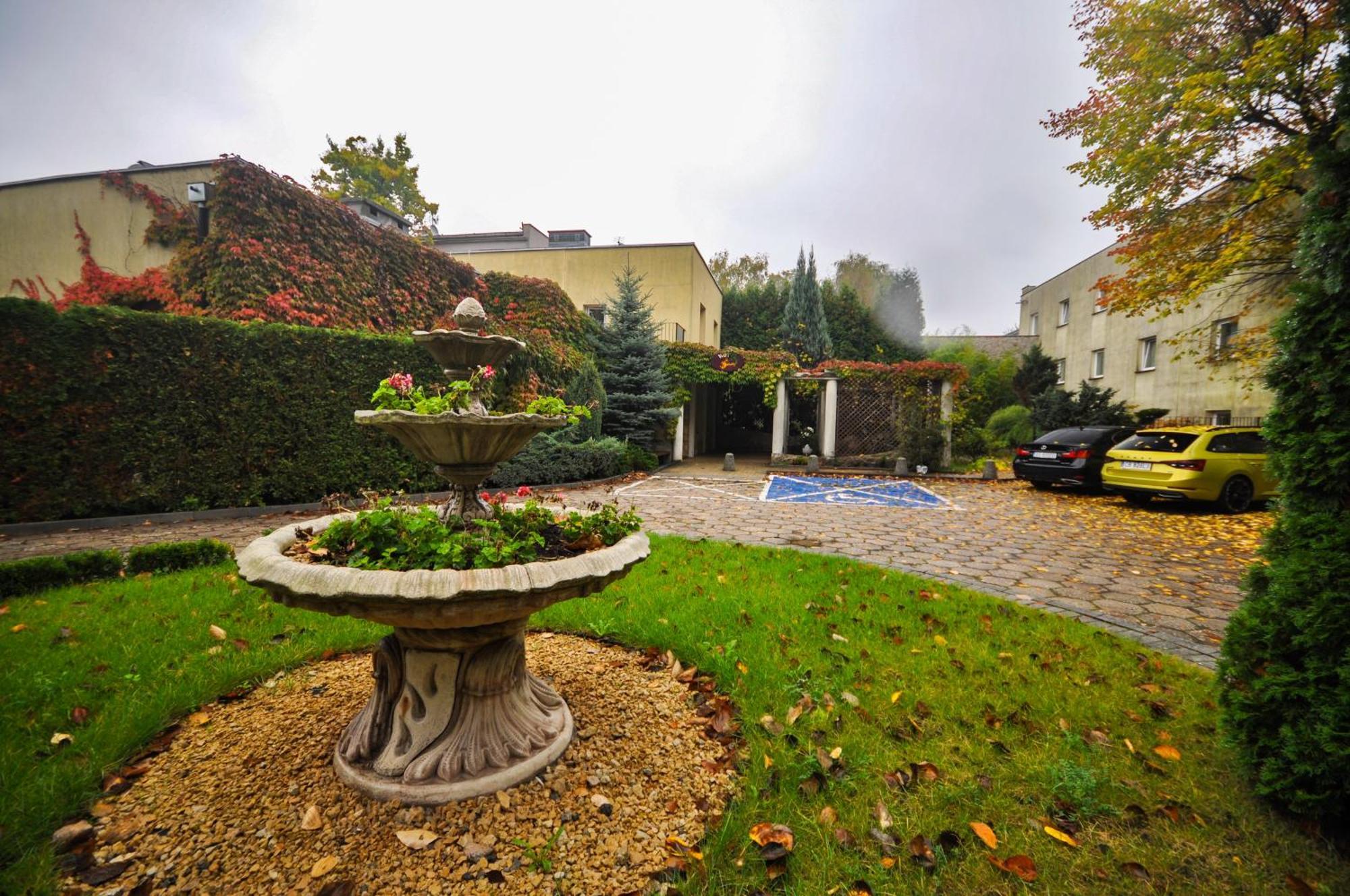Hotel Trzy Swiaty Spa & Wellness Rajska Wyspa Gliwice Exteriör bild