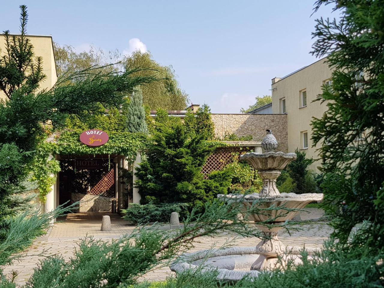 Hotel Trzy Swiaty Spa & Wellness Rajska Wyspa Gliwice Exteriör bild